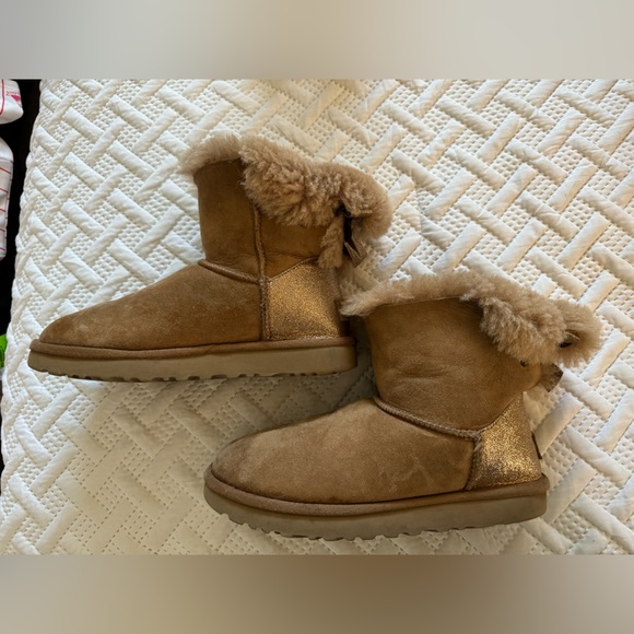 UGG CLASSIC MINI BAILEY BOW II CARIBOU SHEARLING LINED BOOTS US 7 EU 38 UK 5 - Picture 12 of 12